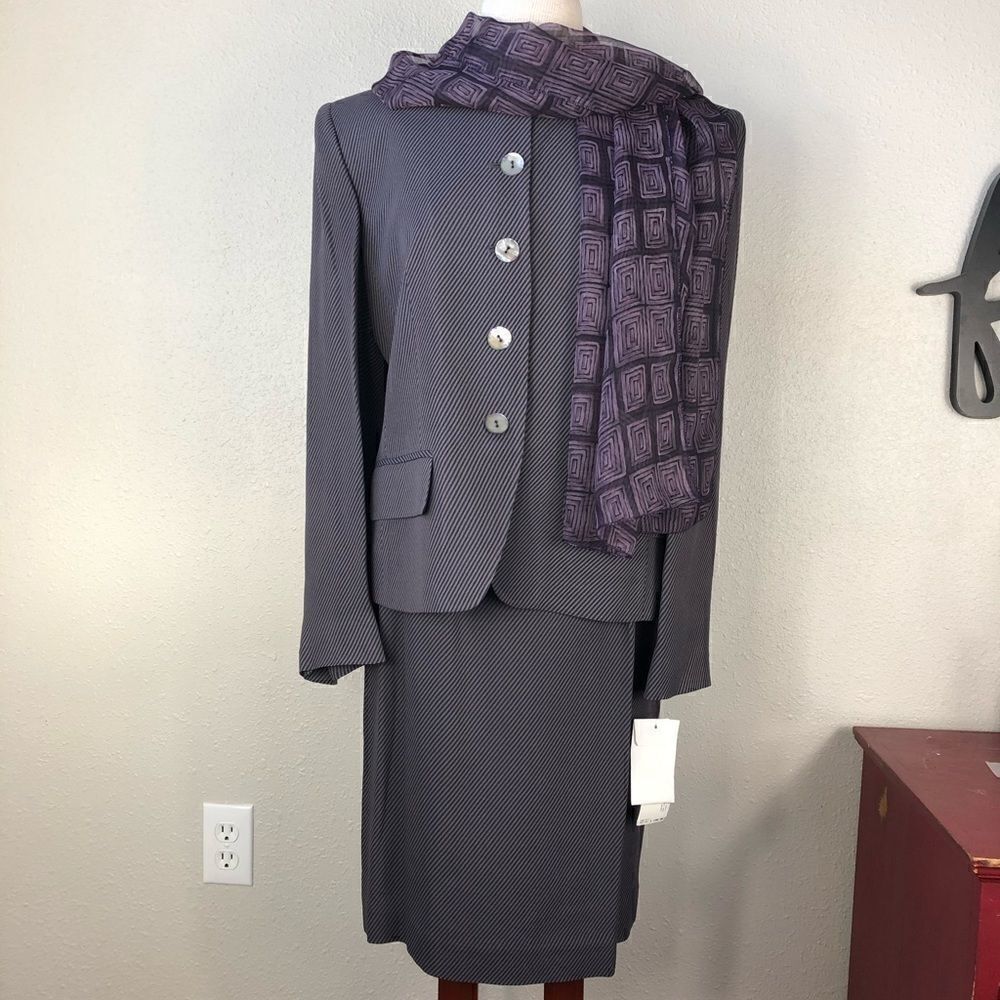 NWT Rena Rowan 2 Piece Jacket and Skirt Size 8